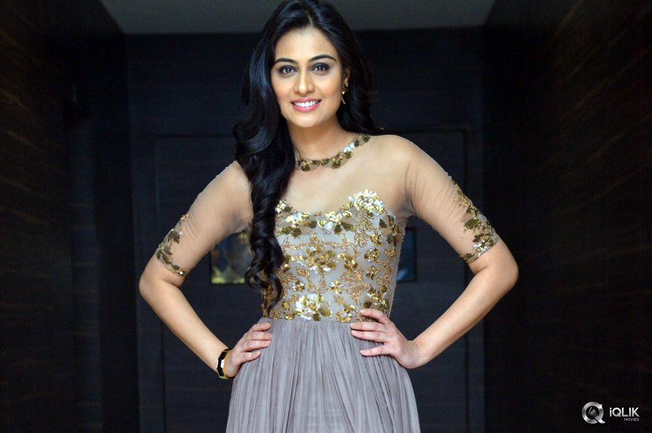 Neha-Hinge-at-Srivalli-Movie-Audio-Launch